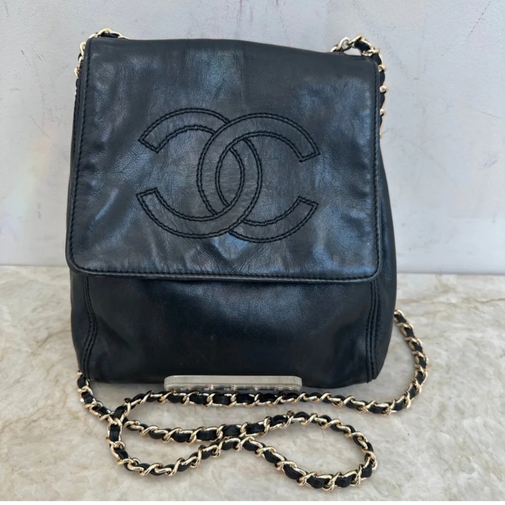 Authentic Chanel calfskin leather mark CC crossbody bag
